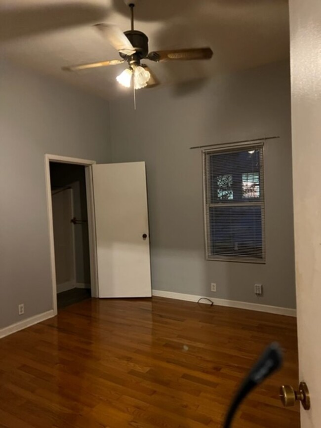 Building Photo - Knoxville 37917 - 2 bedroom, 2 bath home -...