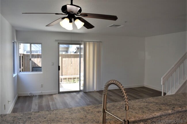Building Photo - 2357 Kings View Cir