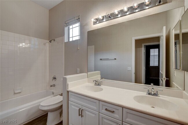 Building Photo - 2794 Glen Port St