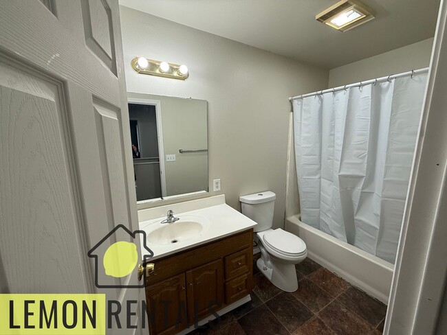 Building Photo - 1204 S 7th St