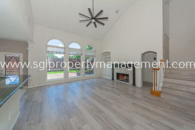 Building Photo - 6001 Pinwood Cir