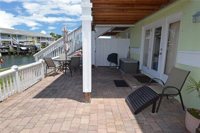 Building Photo - 5245 Coquina Key Dr SE