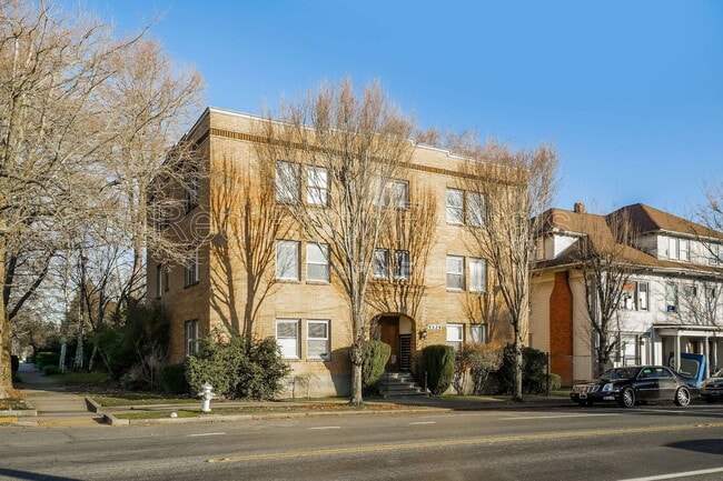 Building Photo - 1315-1325 6th Ave