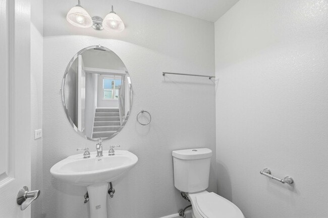 Building Photo - Downtown Mountain View 3 Bedroom 3.5 Bathr...