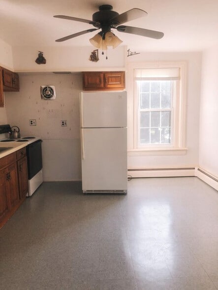 Kitchen - 540 Stewart Rd