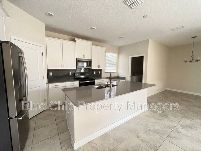 Building Photo - 9131 Cut Shot Dr