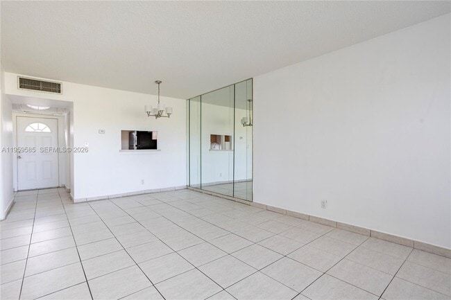 Building Photo - 5021 W Oakland Park Blvd