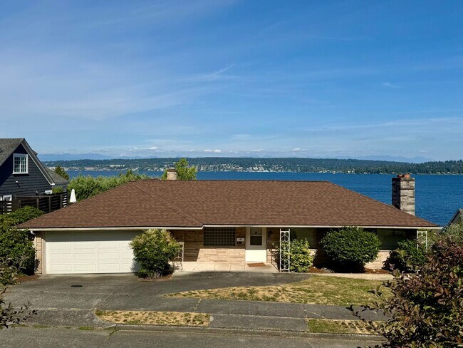 Building Photo - Laurelhurst View Home