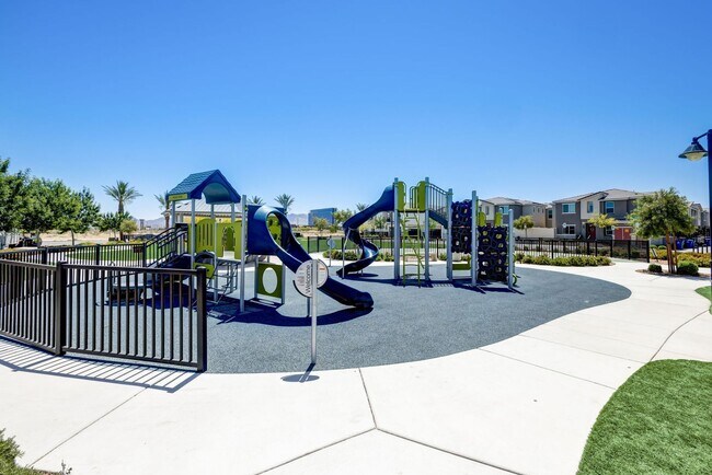 Building Photo - Modern Comfort in Las Vegas: 3-Bedroom Gem with Pool Access