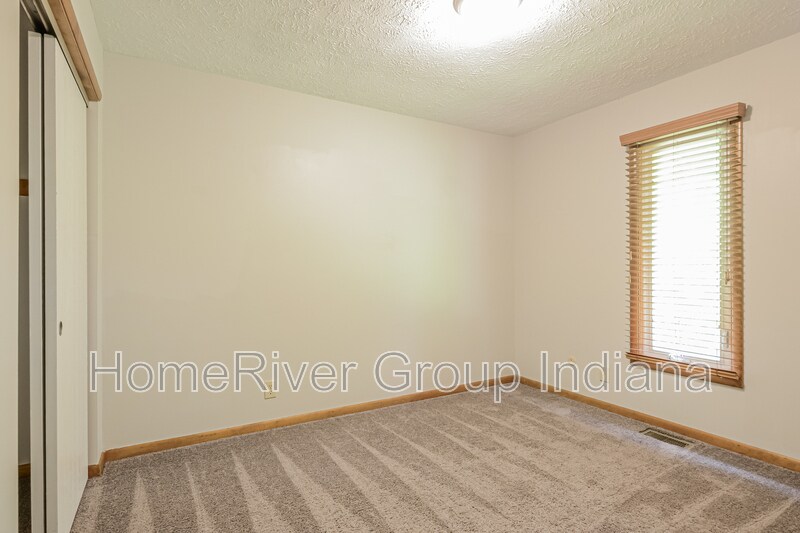 Building Photo - 712 Daffon Dr