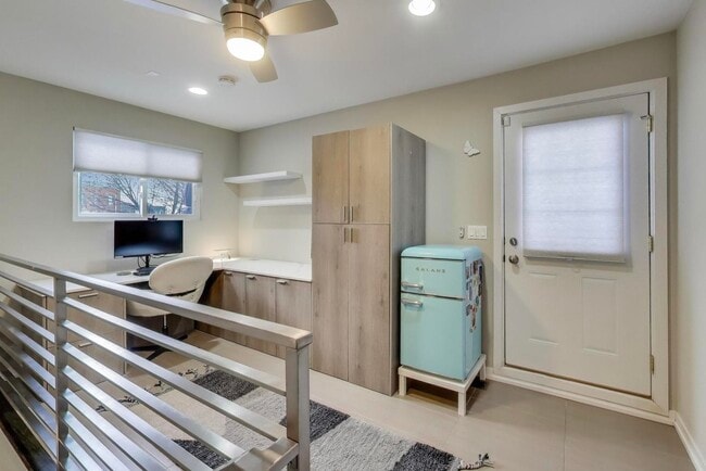 Building Photo - 1632 W Ohio St