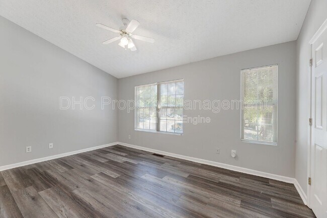 Building Photo - 5625 Strathmoor Manor Cir