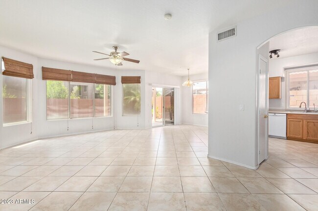 Building Photo - 3316 E Tierra Buena Ln