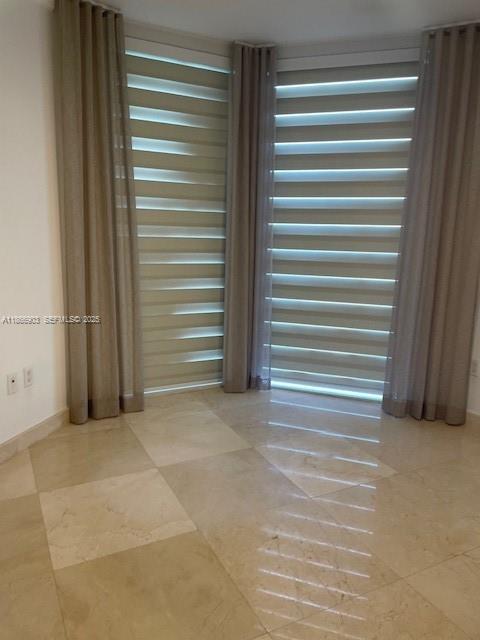 Building Photo - 16699 Collins Ave