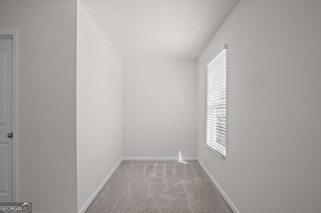 Building Photo - 406 Kings Cross Wy