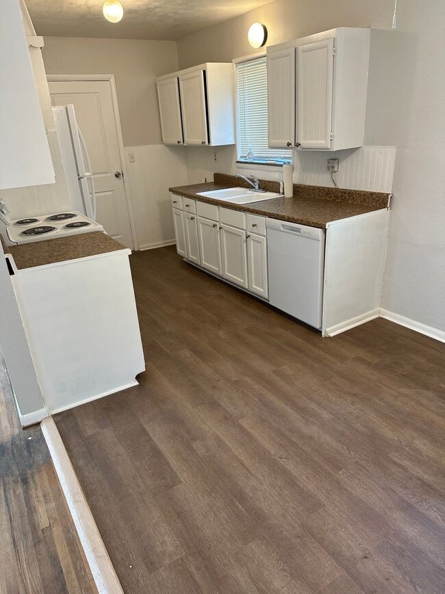 Building Photo - Home for rent