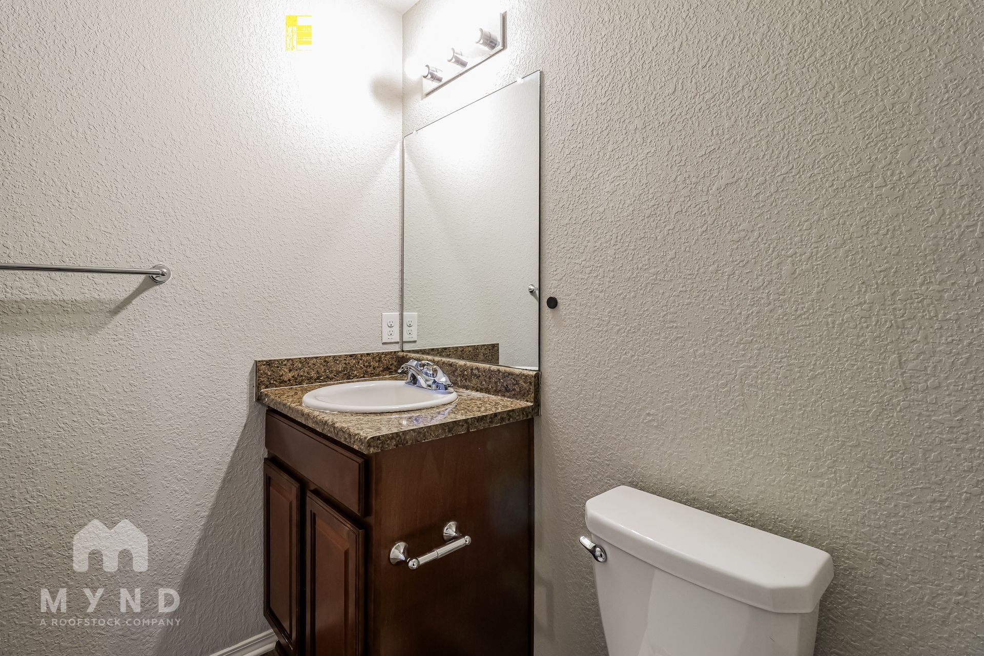 Building Photo - 942 Pinehurst Loop