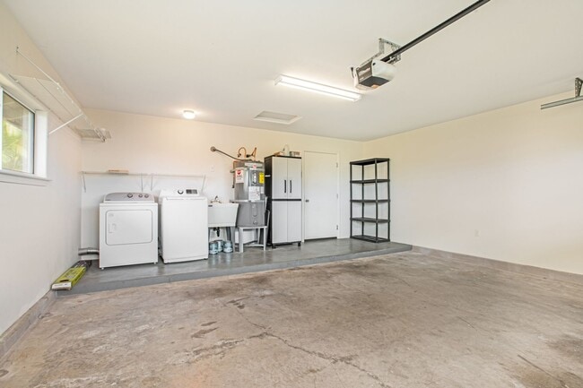Building Photo - Furnished Home in Gated Community at Malulani Gardens