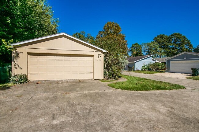 Building Photo - 9036 Kerrwood Ln