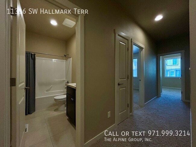 Building Photo - 11316 SW Hallmark Terrace
