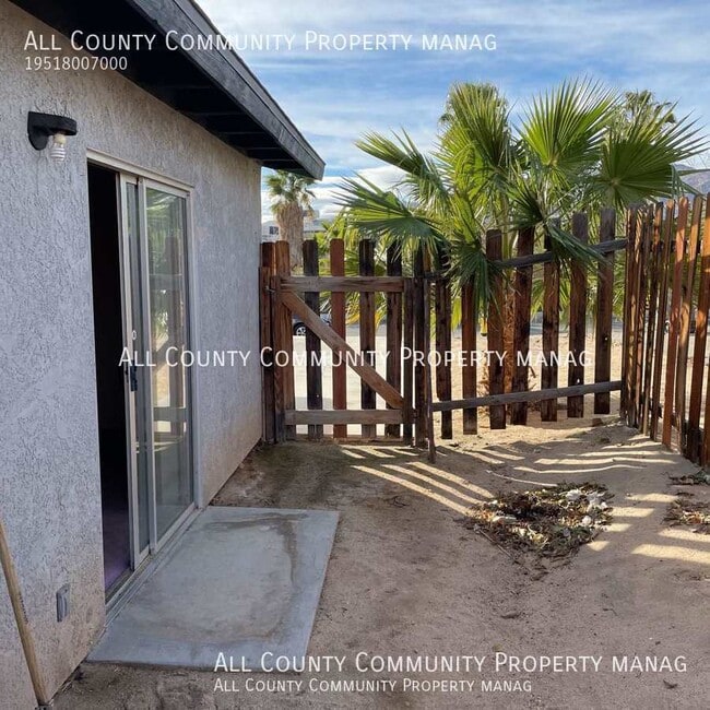 Building Photo - 73856 Sunnyvale Dr