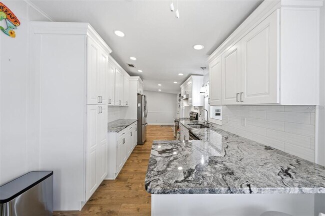 Building Photo - 7 Frangipani Cir