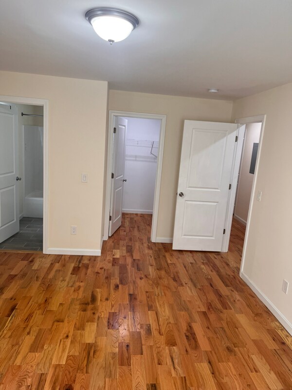 Building Photo - 136 Cooper St