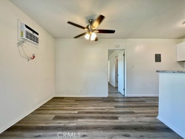 Building Photo - 1811 W Sallie Ln