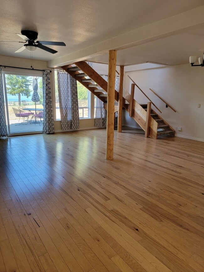 Building Photo - 37020 Schafer Rd