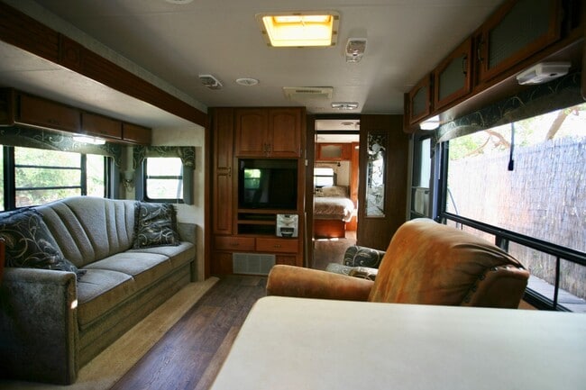 Building Photo - 1Br 1Ba Trailer in Eucalyptus Hills