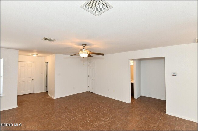 Building Photo - 1591 Hartsdale Dr