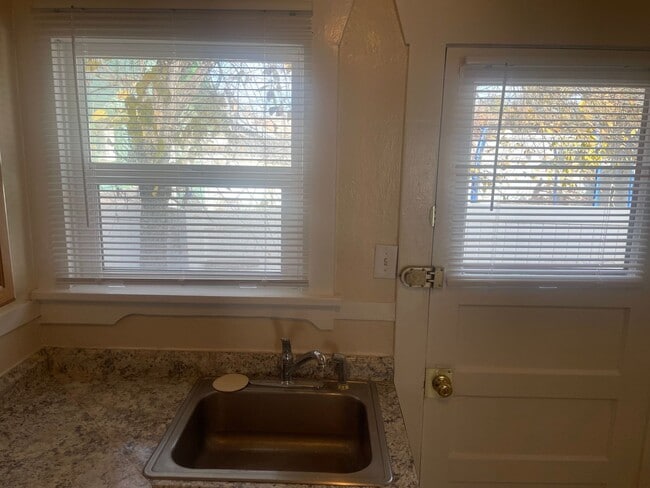 Building Photo - 1-Bedroom Apartment in Nampa