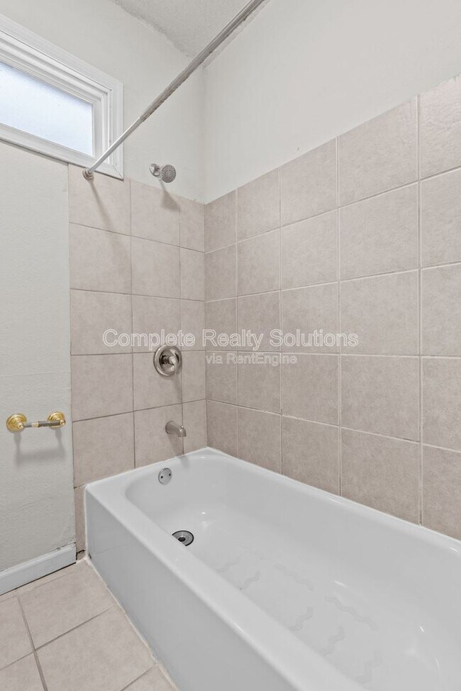 Building Photo - 4152 Wilmington Ave