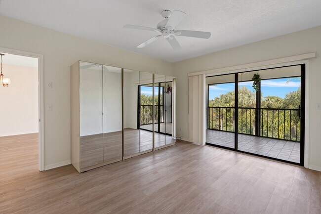 Building Photo - 6165 S Mirror Lake Dr