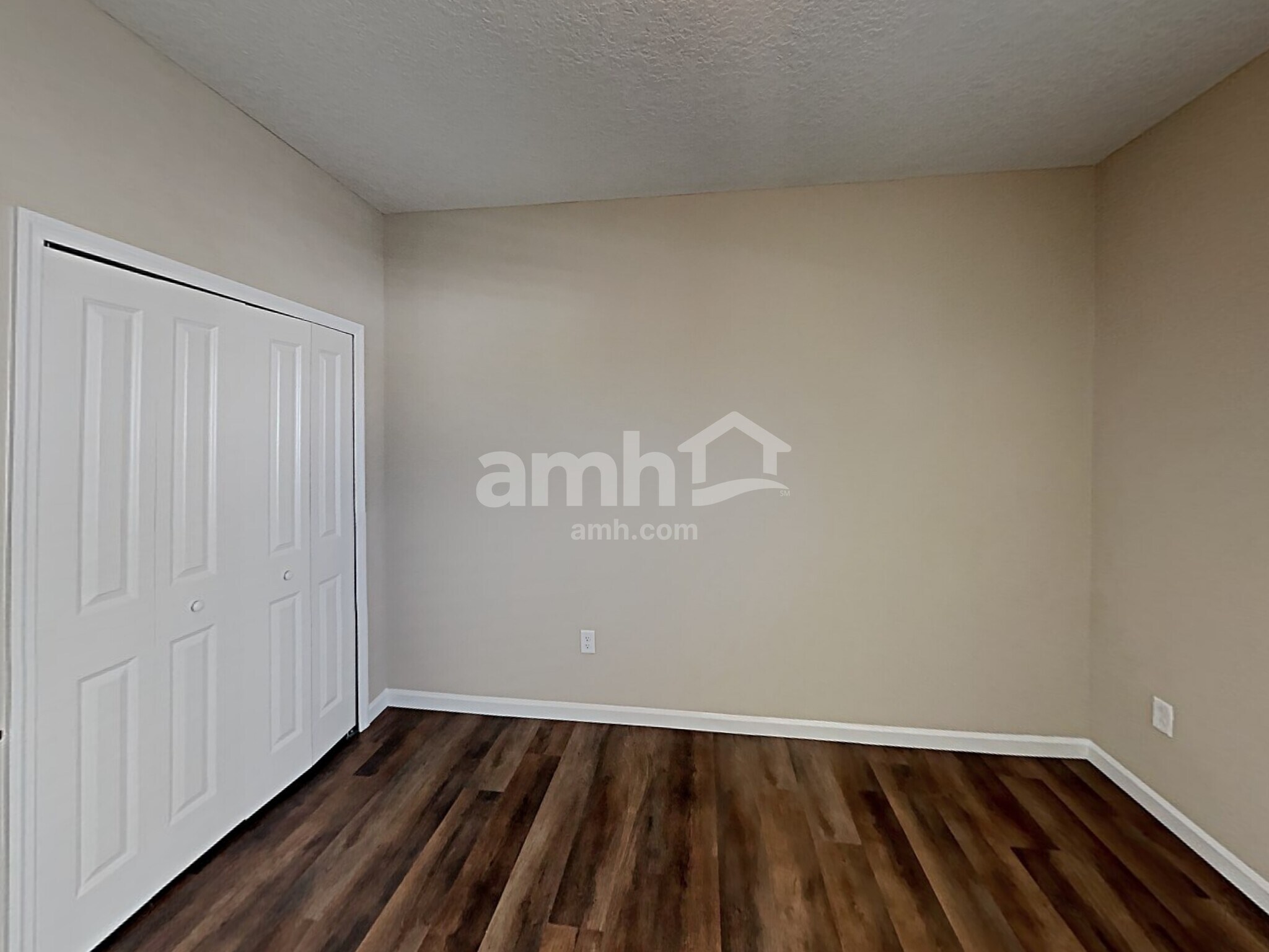 Building Photo - 233 Hemlock Pt