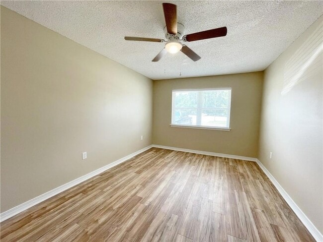 Building Photo - 1458 Fremaux Ave