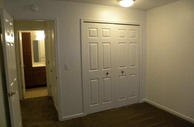 Building Photo - 903 Portage St