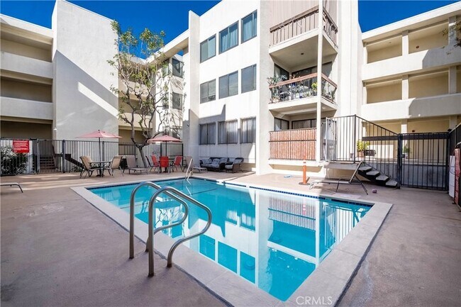 Building Photo - 1305 N Columbus Ave