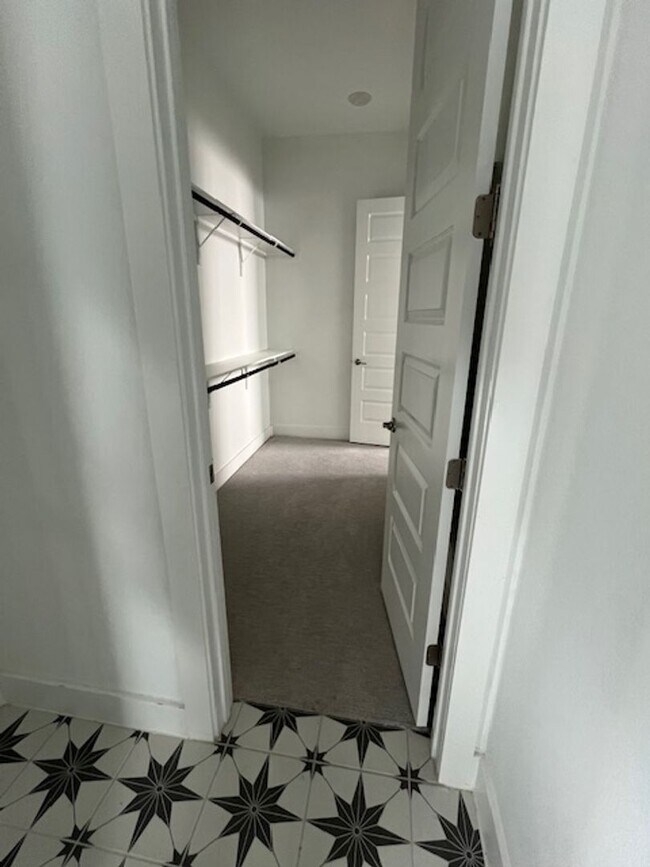 Building Photo - 3 Bdrm, 2 1/2 bath in Parmer Ranch Neighborhood