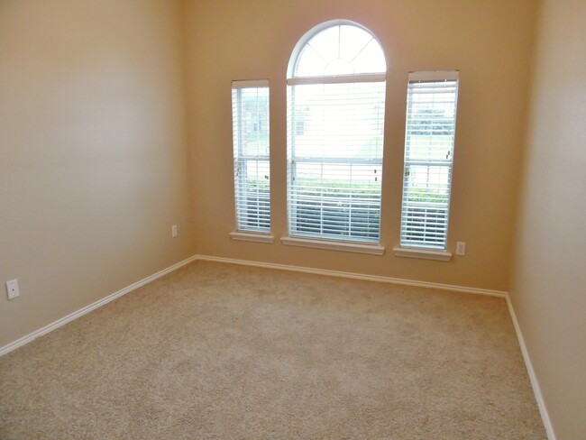 Building Photo - 3 Bedroom in Eagle Mountain-Saginaw Schools