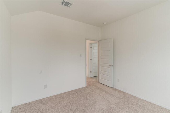 Building Photo - 233 Trailside Ln