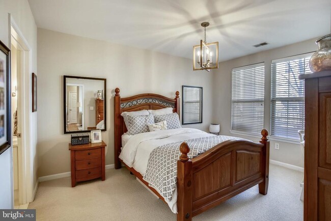 Building Photo - 4951 Brenman Park Dr