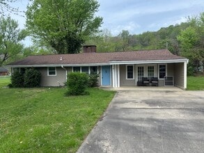 Building Photo - 94 Bartlett St