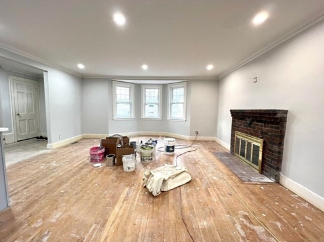 Building Photo - 171 Forest St