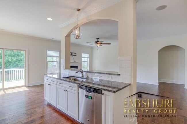 Building Photo - 112 Cahors Trail