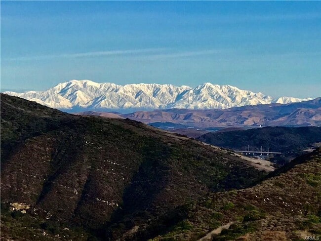Building Photo - Elegant Mystic Hills Home
