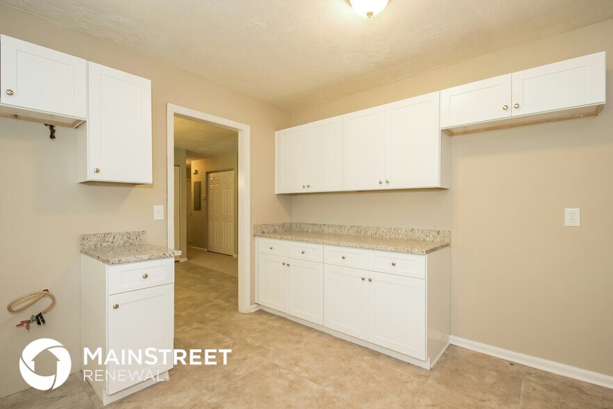 Building Photo - 6207 Newberry Ln