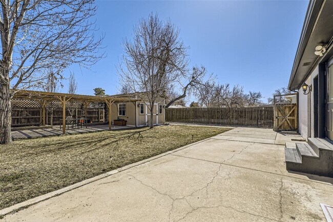 Building Photo - 5504 Troy St
