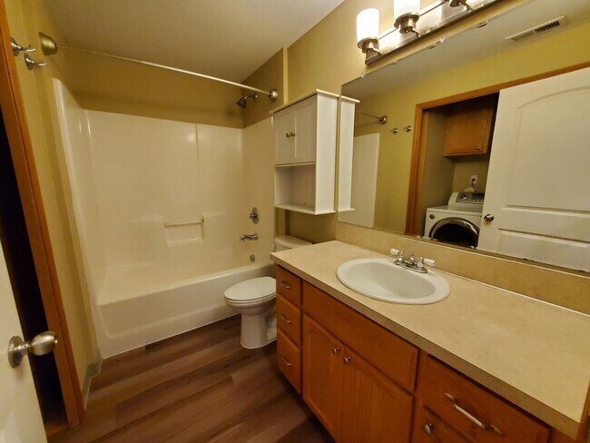 Building Photo - 2-Bedroom House near GFU in Newberg