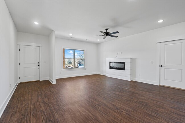 Building Photo - 90 Watson Ln